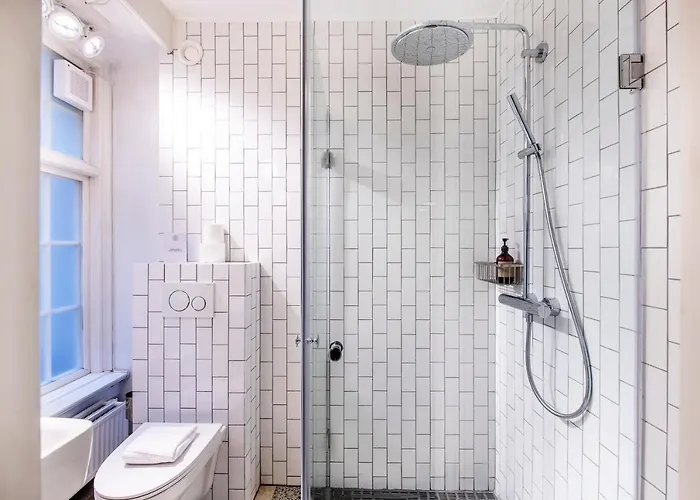 Churchill By Daniel&jacob's *